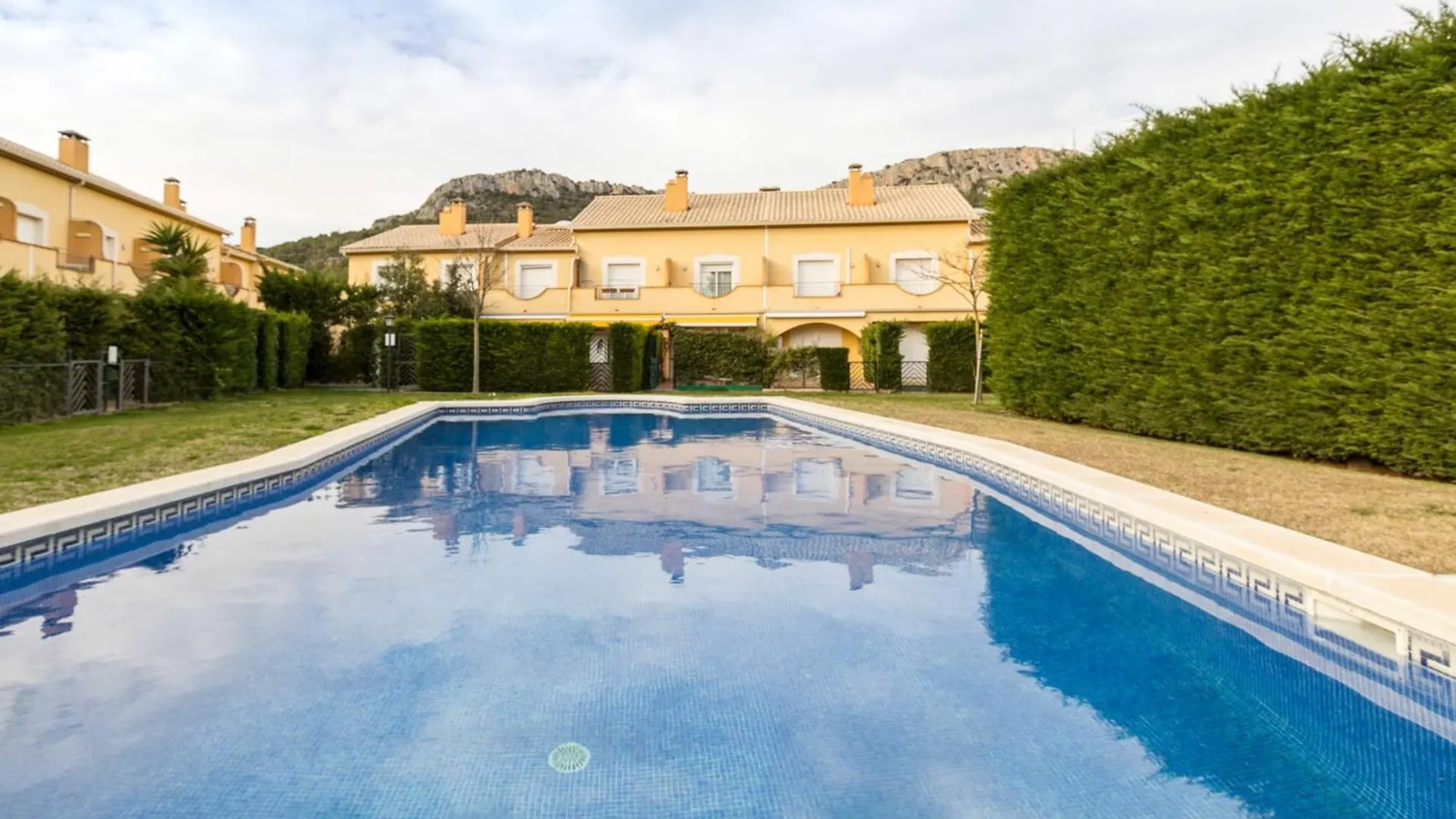 Apartment Illa Sistach Rentals: Casa Con Piscina Comunitaria L'Estartit